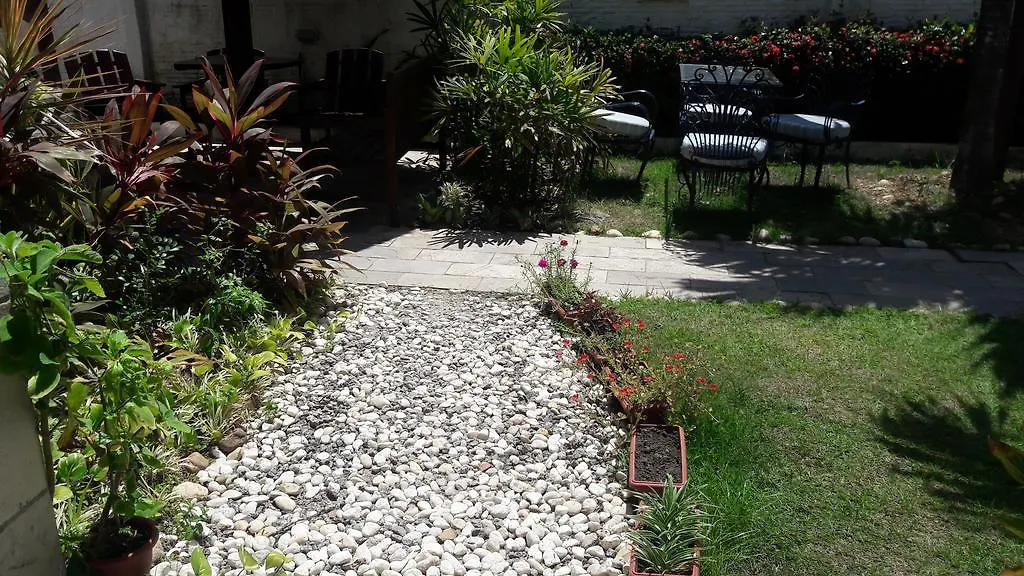 Pousada Liras Da Poesia Porto de Galinhas 2*,